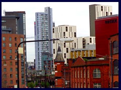 the 50-storey Beetham Tower, the tallest building in the UK outside London. It is a sleek glass tower built in 2006 with a Hilton hotel and apartments. An even taller one is under construction on Owen St.